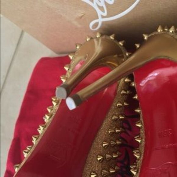 🚨SALE🚨 Christian Louboutin Pumps - Picture 5 of 7